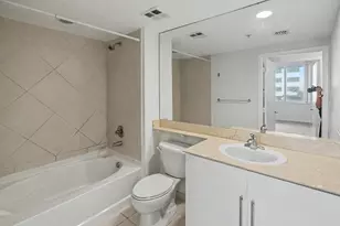 335 S Biscayne Blvd, Miami, FL 33131 - Photo 19