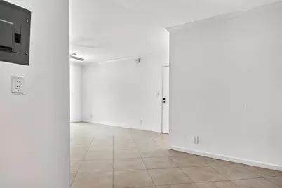 13 Jacaranda Drive #214, Plantation, FL 33324 - Photo 5