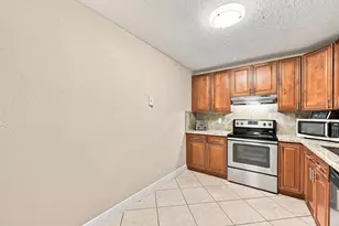 380 E Laurel Dr, Margate, FL 33063 - Photo 11