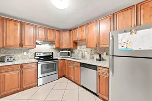 380 E Laurel Dr, Margate, FL 33063 - Photo 9