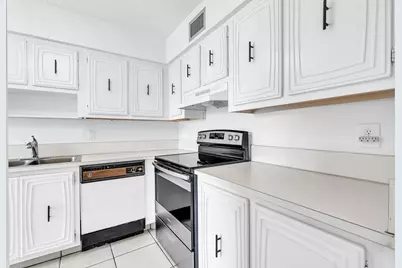 13721 Flora Place #D, Delray Beach, FL 33484 - Photo 11