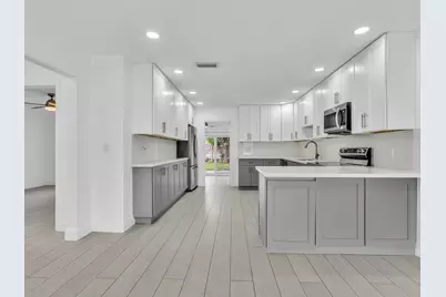 222 NE 9th Avenue, Deerfield Beach, FL 33441 - Photo 9