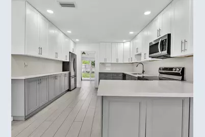 222 NE 9th Avenue, Deerfield Beach, FL 33441 - Photo 11