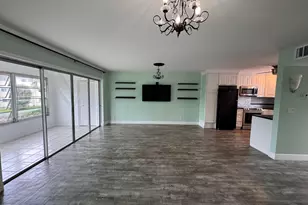 721 Lori Dr, Palm Springs, FL 33461 - Photo 9