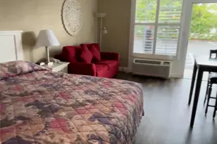 2555 9th St N, Naples, FL 34103 - Photo 3