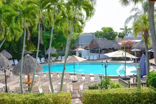 2555 9th St N, Naples, FL 34103 - Photo 9