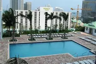31 SE 5th St, Miami, FL 33131 - Photo 13