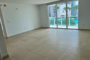 31 SE 5th St, Miami, FL 33131 - Photo 3