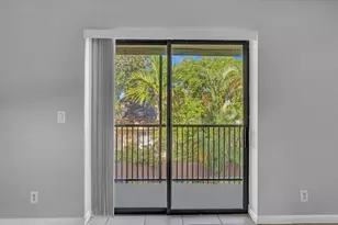 21904 Lake Forest Cir, Boca Raton, FL 33433 - Photo 5