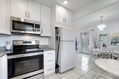 173 Valencia H, Delray Beach, FL 33446 - Photo 7