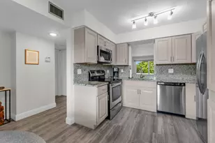 7267 Huntington Ln, Delray Beach, FL 33446 - Photo 3