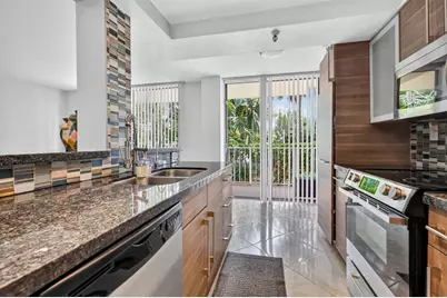 290 174th Street #L18, Sunny Isles Beach, FL 33160 - Photo 7