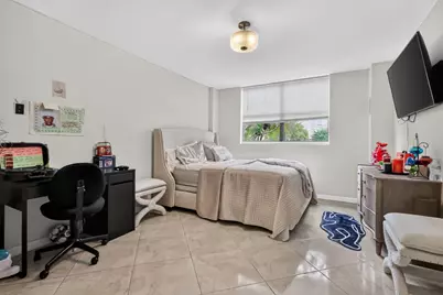290 174th Street #L18, Sunny Isles Beach, FL 33160 - Photo 13