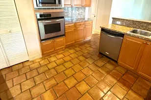 2390 NE 199th St, Aventura, FL 33180 - Photo 31