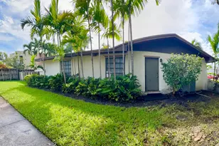 2390 NE 199th St, Aventura, FL 33180 - Photo 13