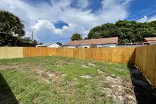1104 W 24th St, Riviera Beach, FL 33404 - Photo 5