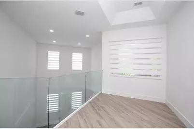 8833 NW 178th Street, Hialeah, FL 33018 - Photo 19