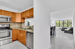 2659 Carambola Cir N, Coconut Creek, FL 33066 - Photo 27