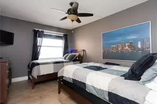 121 Golden Isles Dr, Hallandale Beach, FL 33009 - Photo 5