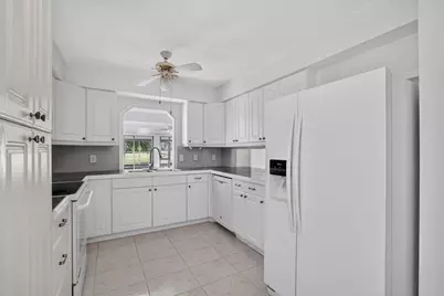 13867 Eastpointe Way, Palm Beach Gardens, FL 33418 - Photo 9