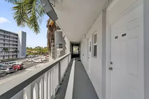 610 NE 12th Ave, Hallandale Beach, FL 33009 - Photo 23
