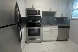 1001 SE 3rd St, Deerfield Beach, FL 33441 - Photo 5
