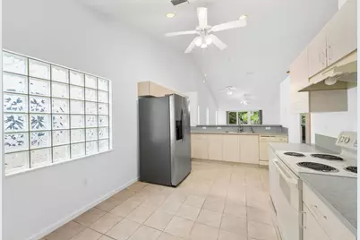12838 Hampton Lakes Circle, Boynton Beach, FL 33436 - Photo 7