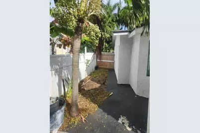 225 S Sequoia Drive, West Palm Beach, FL 33409 - Photo 25