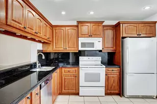 6372 Boca Cir, Boca Raton, FL 33433 - Photo 3