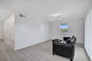 2862 NE 32nd St, Fort Lauderdale, FL 33306 - Photo 9