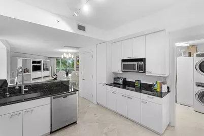 550 SE Mizner Boulevard #B309, Boca Raton, FL 33432 - Photo 15