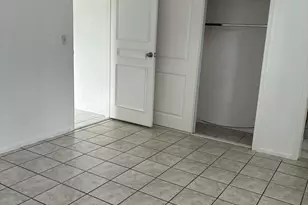8361 NW 24th Pl, Sunrise, FL 33322 - Photo 9