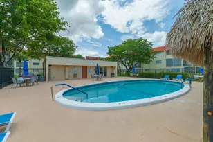 2901 E Sunrise Lakes Dr E, Sunrise, FL 33322 - Photo 7