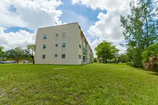 2901 E Sunrise Lakes Dr E, Sunrise, FL 33322 - Photo 17