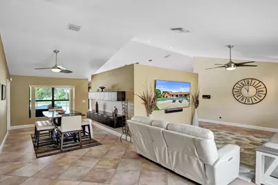 9255 Sun Pointe Drive, Boynton Beach, FL 33437 - Photo 5