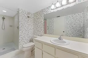 2112 S Cypress Bend Dr, Pompano Beach, FL 33069 - Photo 17