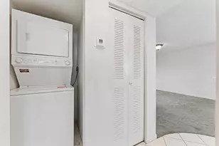 2112 S Cypress Bend Dr, Pompano Beach, FL 33069 - Photo 23