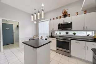 540 NW Lambrusco Dr, Port Saint Lucie, FL 34986 - Photo 23