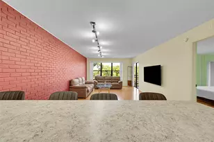 2304 S Cypress Bend Dr, Pompano Beach, FL 33069 - Photo 7