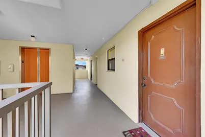 2304 S Cypress Bend Drive #512, Pompano Beach, FL 33069 - Photo 3