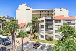 2304 S Cypress Bend Dr, Pompano Beach, FL 33069 - Photo 17