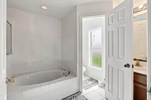 491 SW Namoit Pl, Port Saint Lucie, FL 34953 - Photo 21
