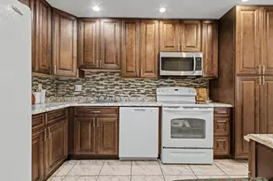 3090 NW 46th Ave, Lauderdale Lakes, FL 33313 - Photo 9