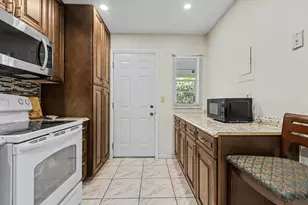 3090 NW 46th Ave, Lauderdale Lakes, FL 33313 - Photo 11