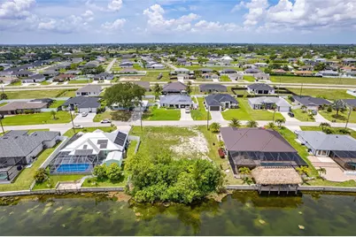 623 NE 7th Terrace, Cape Coral, FL 33909 - Photo 13