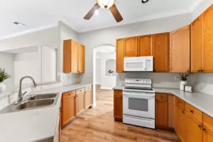 5302 Victoria Cir, West Palm Beach, FL 33409 - Photo 11