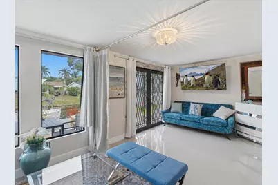 707 SW 3rd Avenue, Hallandale Beach, FL 33009 - Photo 17