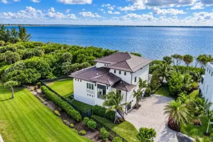 7683 Pelican Pointe Dr, Jensen Beach, FL 34957 - Photo 3