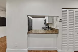 825 SW 10th St, Hallandale Beach, FL 33009 - Photo 13
