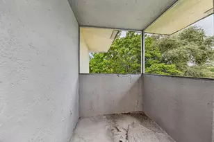 825 SW 10th St, Hallandale Beach, FL 33009 - Photo 29